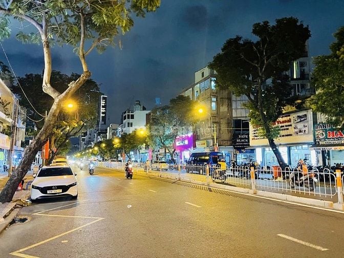 Chính chủ bán nhà 190 Nguyễn Cư Trinh – vị trí vàng trung tâm Quận 1