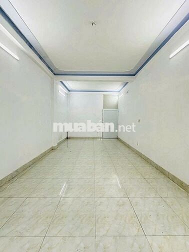 Mặt bằng trệt lầu trống suốt đường Nguyễn Văn Cừ chỉ 14 triệu