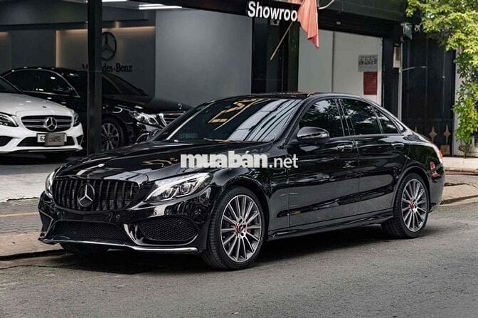 LONG ANH AUTO về Mercedes C300 AMG model 2018