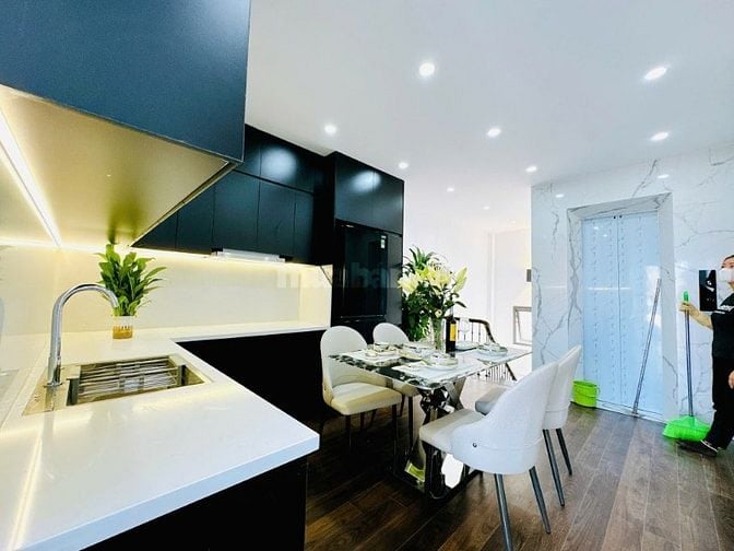 12.78 TỶ-39M2-Ô TÔ ĐỖ-THANG MÁY-DƯƠNG VĂN BÉ-HBT-GẦN PHỐ