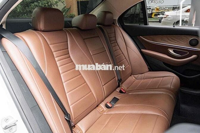 LONG ANH AUTO về Mercedes E200 model 2018