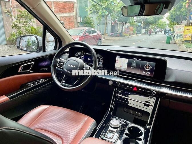 Kia Carnival 3.5G Signature 2023 - xe đẹp như mới