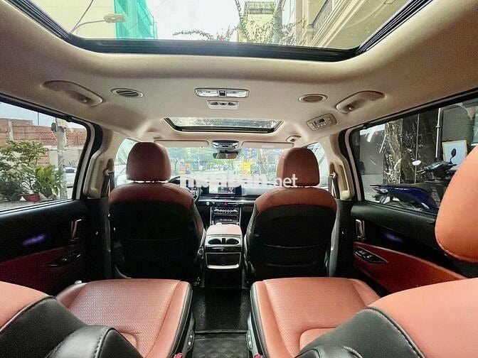 Kia Carnival 3.5G Signature 2023 - xe đẹp như mới