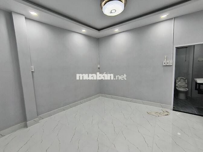 NHÀ BÁN 2 TẦNG, 3PN, KHÉP KÍN, HẺM CMT8, P13,Q3 CHỦ BÁN GẤP 4.9 TỶ TL.