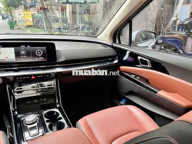 Kia Carnival 3.5G Signature 2023 - xe đẹp như mới