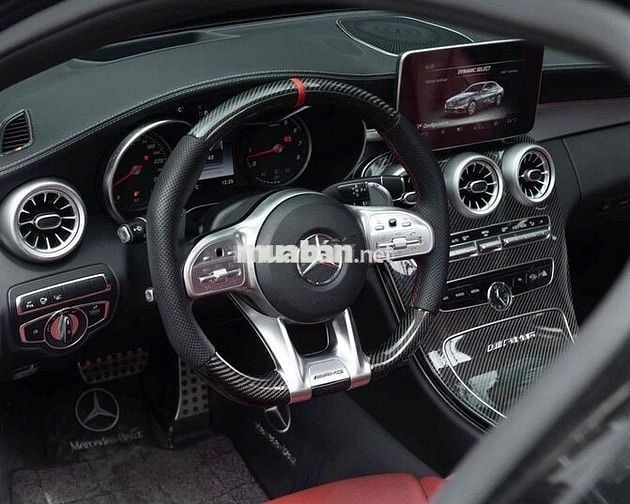 LONG ANH AUTO về Mercedes C300 AMG model 2018