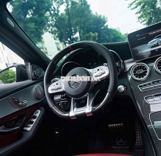 LONG ANH AUTO về Mercedes C300 AMG model 2018