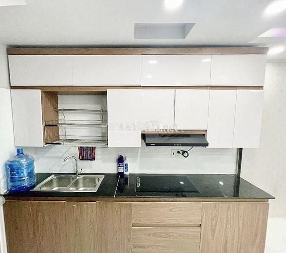 NHÀ BÁN 2 TẦNG, 3PN, KHÉP KÍN, HẺM CMT8, P13,Q3 CHỦ BÁN GẤP 4.9 TỶ TL.