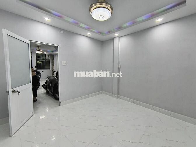 NHÀ BÁN 2 TẦNG, 3PN, KHÉP KÍN, HẺM CMT8, P13,Q3 CHỦ BÁN GẤP 4.9 TỶ TL.