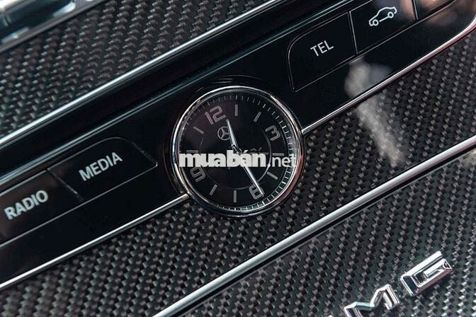 LONG ANH AUTO về Mercedes C300 AMG model 2018