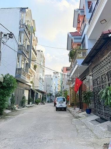 Bán nhà  53/42 Đ số 5, đường rộng 8m ,4 tầng giá cực tốt !!!