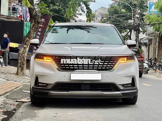 Kia Carnival 3.5G Signature 2023 - xe đẹp như mới
