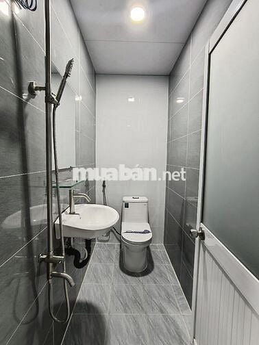 NHÀ BÁN 2 TẦNG, 3PN, KHÉP KÍN, HẺM CMT8, P13,Q3 CHỦ BÁN GẤP 4.9 TỶ TL.