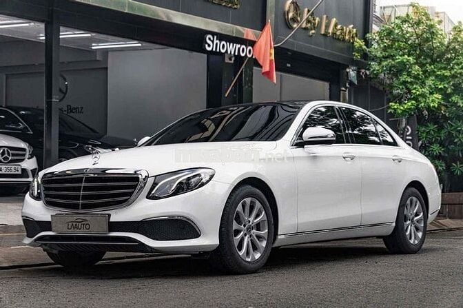 LONG ANH AUTO về Mercedes E200 model 2018