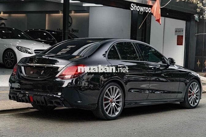 LONG ANH AUTO về Mercedes C300 AMG model 2018