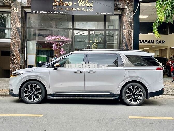 Kia Carnival 3.5G Signature 2023 - xe đẹp như mới