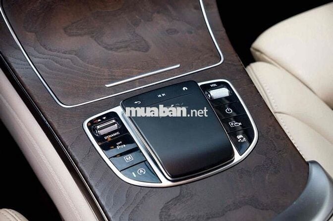 LONG ANH AUTO về Mercedes GLC200 4Matic model 2021