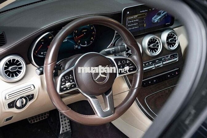 LONG ANH AUTO về Mercedes GLC200 4Matic model 2021