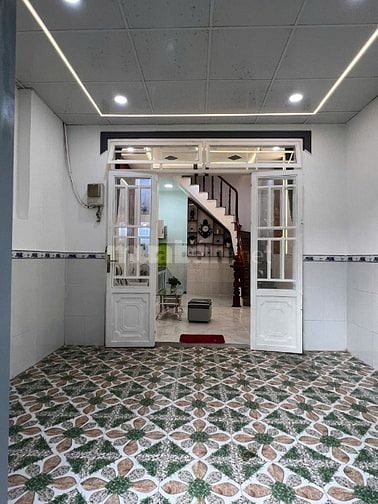 Bán nhà đẹp Trần Văn Mười Hóc Môn, gần Chợ Chữ S, đường thông 5m