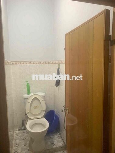 cho thuê nhà nguyên căn mặt tiền sát kí túc xá làng đại học