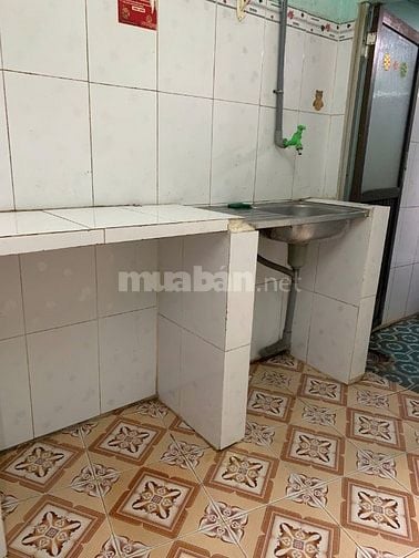 Phòng trọ dưới đất tại quận 8 gần chợ, trường học và có bếp riêng