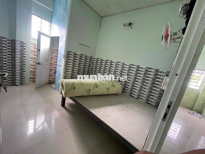 Nhà mặt tiền đang cho thuê cần bán