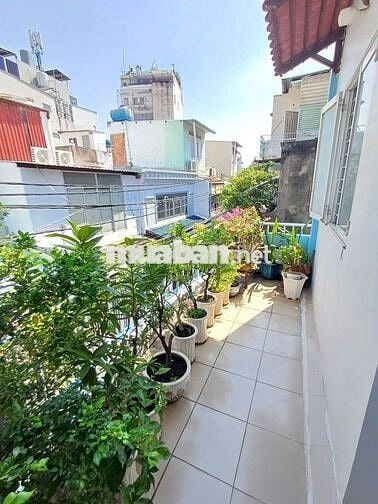 BÁN NHÀ QUẬN 4 – HẺM 3M – ĐẸP, NGAY TRUNG TÂM