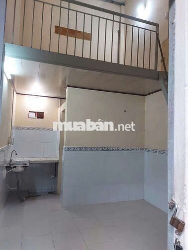 Phòng cho thuê có gác tự do giờ giấc . 824 Huỳnh Tấn Phát