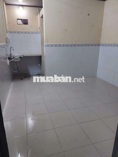 Phòng cho thuê có gác tự do giờ giấc . 824 Huỳnh Tấn Phát