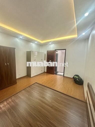 Phân lô Bùi Huy Bích, 33m x 5T, ôtô, KD, không quy hoạch, giá siêu hời