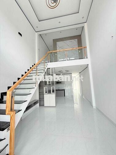 Nhà gác lững Ngay mặt tiền hẻm Văn Phương Thạnh Phú