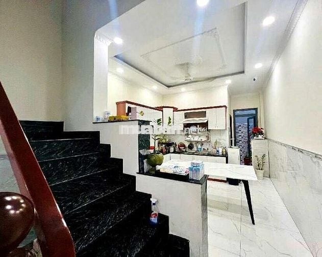 NHÀ HIẾM CẦN BÁN NGAY NGÃ TƯ CHIÊU LIÊU, DĨ AN 3PN, 4WC. GIÁ 5,1 TỶ Tl