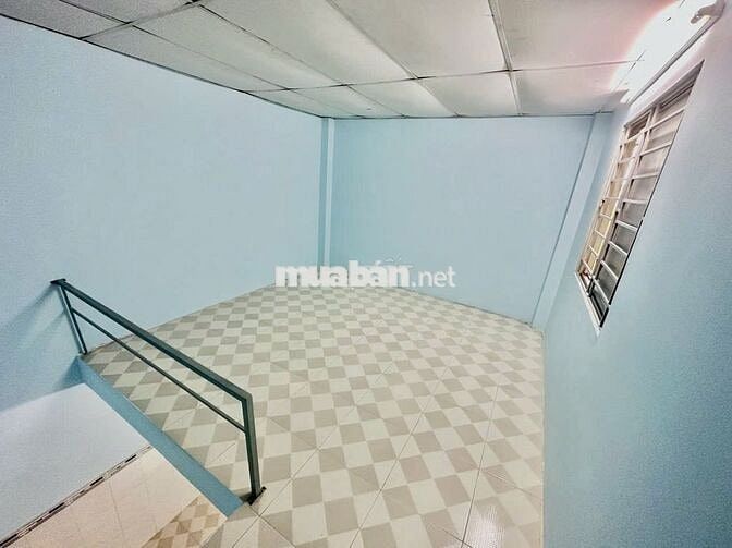 Phòng trọ gác đúc có cửa sổ trời ở đc 2-3 người gần CV Gia Định