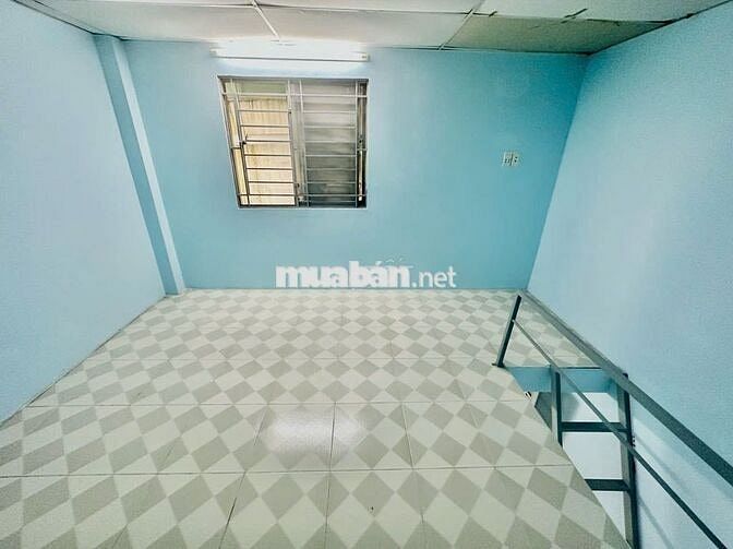 Phòng trọ gác đúc có cửa sổ trời ở đc 2-3 người gần CV Gia Định