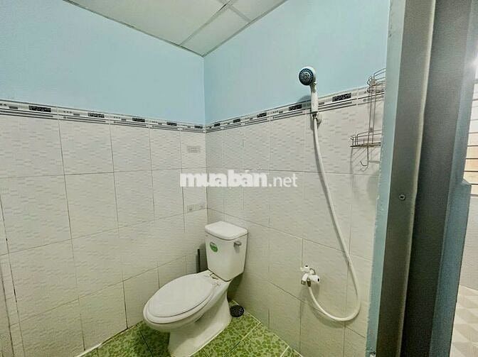 Phòng trọ gác đúc có cửa sổ trời ở đc 2-3 người gần CV Gia Định