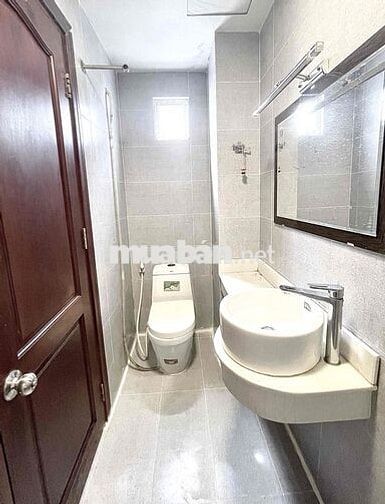 Bình Thạnh (Hàng Xanh). Tách bếp.