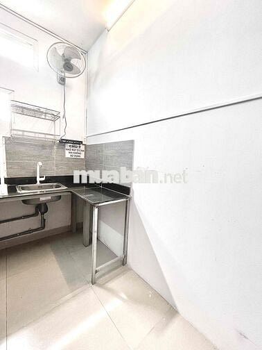 Bình Thạnh (Hàng Xanh). Tách bếp.