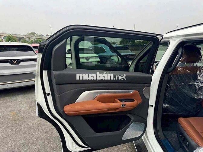 Xe Demo chưa lăn bánh Vf9 Plus 2025