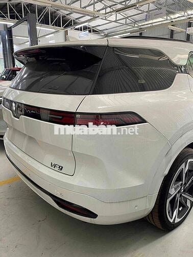 Xe Demo chưa lăn bánh Vf9 Plus 2025