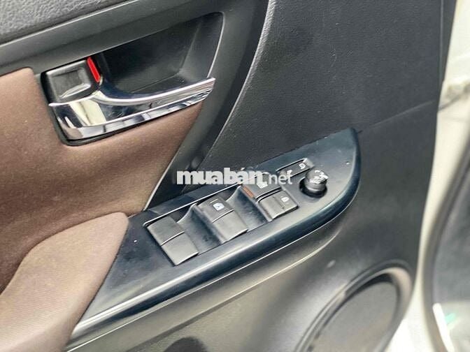 Toyota Fortuner 2018 2.4G 4x2 - 126000 km