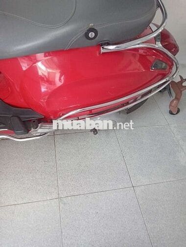 Vespa đỏ 3v