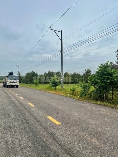 Bán Vườn Sầu Riêng có nhà cấp 4, Giá 580 Triệu, Rộng 1000m2 thổ cư sẵn