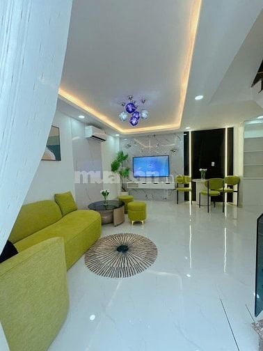 chính chủ hoa hồng 3% gửi ace sale, nhà đẹp 5 phòng ngủ trung tâm PN