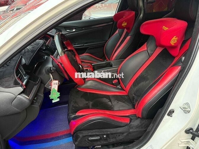 Honda Civic 2019 1.5 Turbo RS lên 100 tr đồ chơi