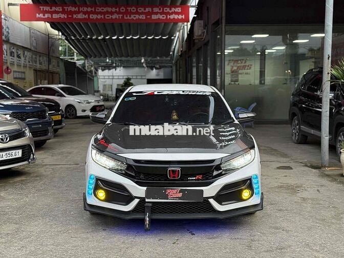 Honda Civic 2019 1.5 Turbo RS lên 100 tr đồ chơi