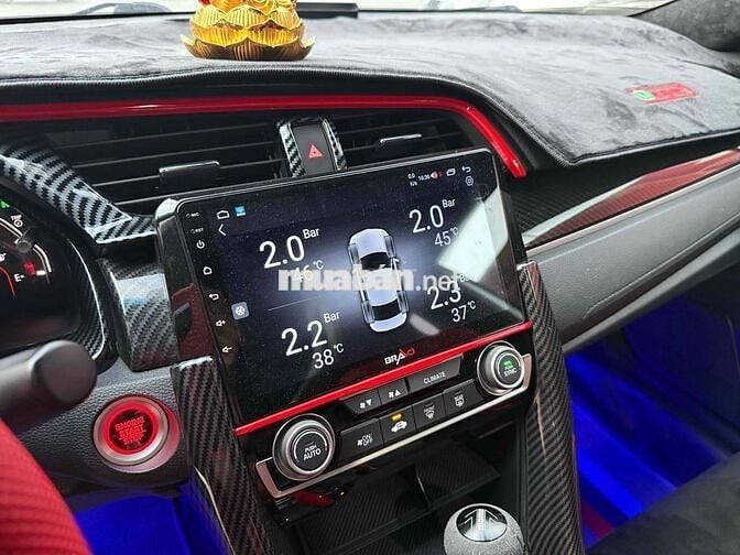 Honda Civic 2019 1.5 Turbo RS lên 100 tr đồ chơi