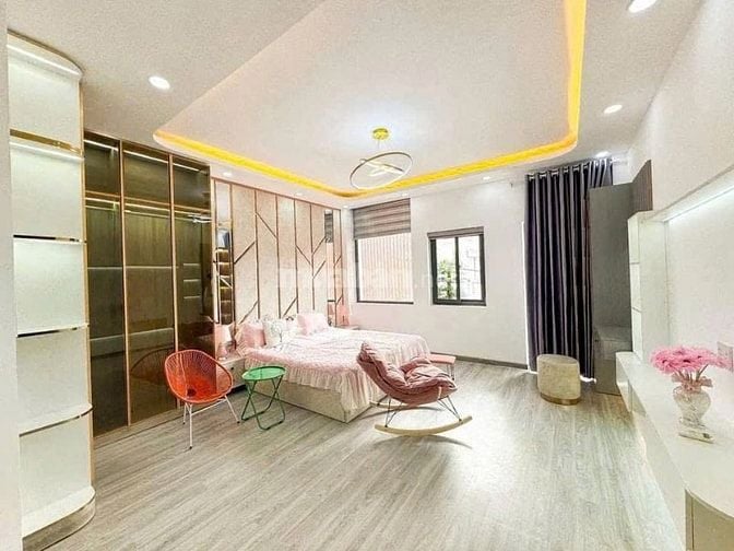 2tỷ2 nhà chính chủ ngộp cần bán hẻm Hậu Giang Q6 -3tầng 6PN 6WC hẻm 5m