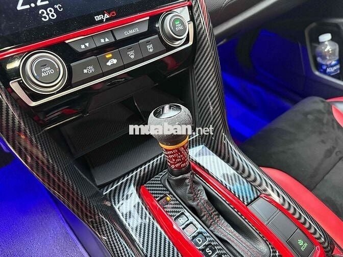 Honda Civic 2019 1.5 Turbo RS lên 100 tr đồ chơi