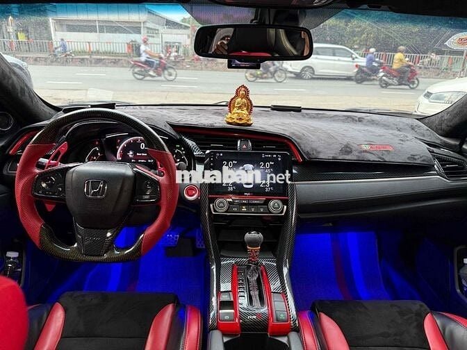 Honda Civic 2019 1.5 Turbo RS lên 100 tr đồ chơi