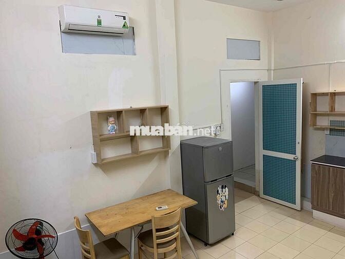 Phòng full nội thất gần kcx,Bùi văn ba